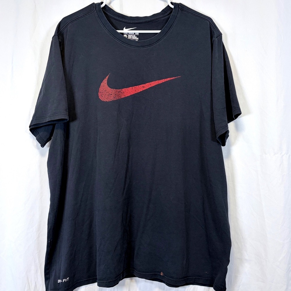 Nike T-Shirt Athletic Cut Black Red Swoosh Graphic XXL Gym Workout Training